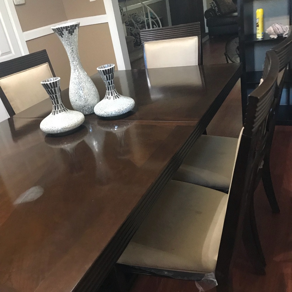 Dinette Set - Picture 2 of 7